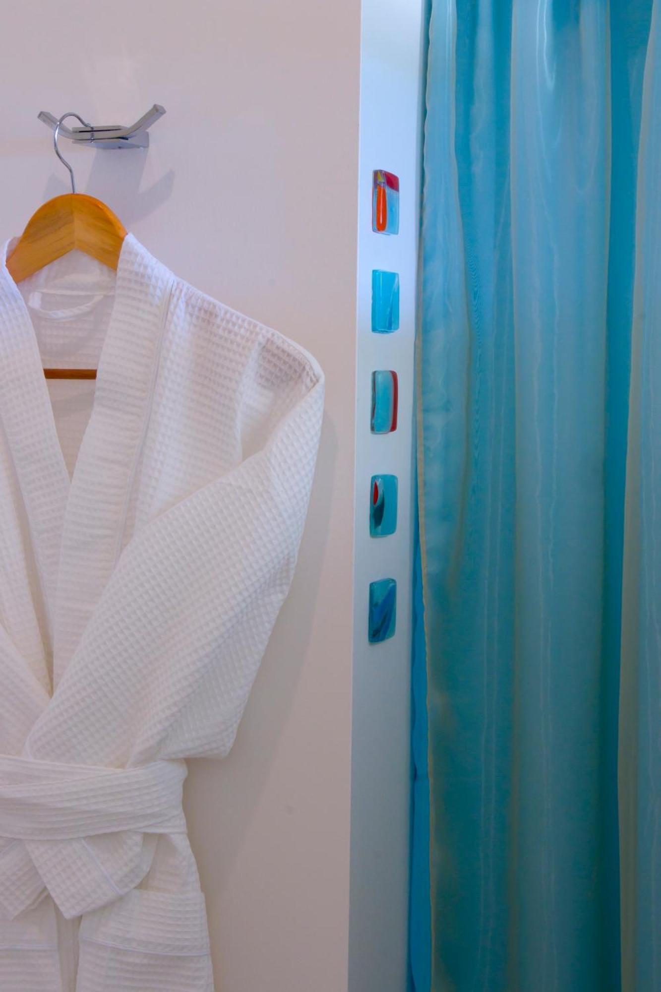 Apartamento de 2 Quartos com Vista para a Piscina